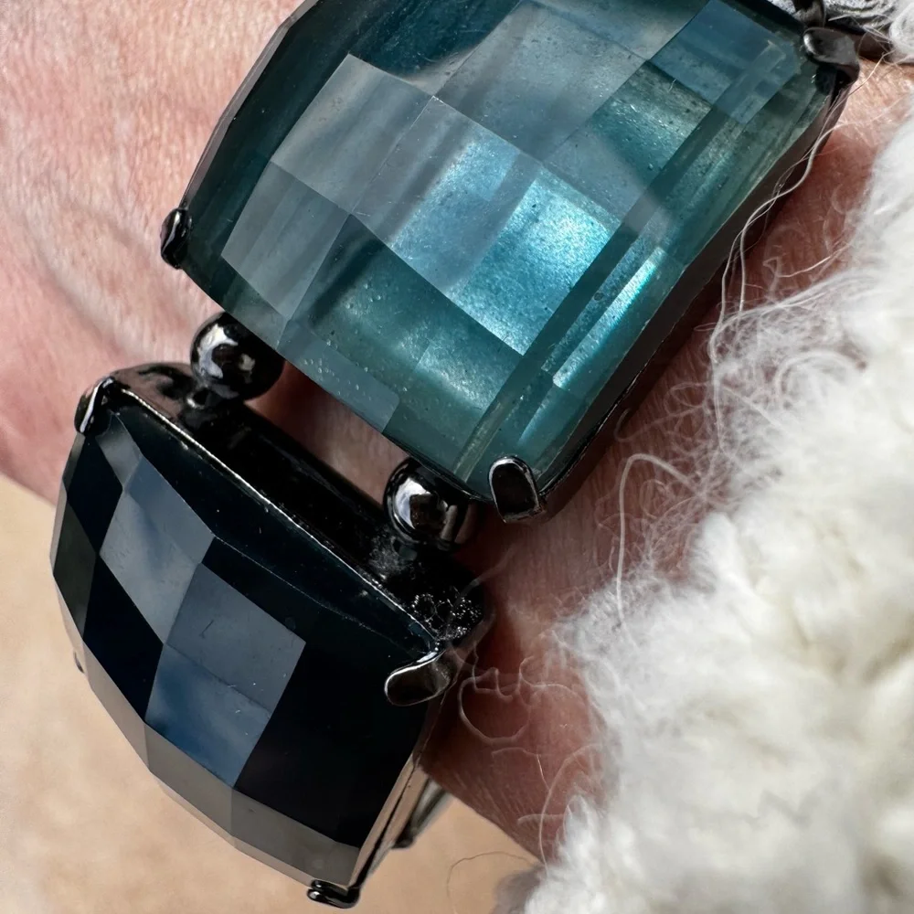 Vintage Signed Joan Rivers Blue Acrylic Gunmetal‎ Stretchy Bracelet